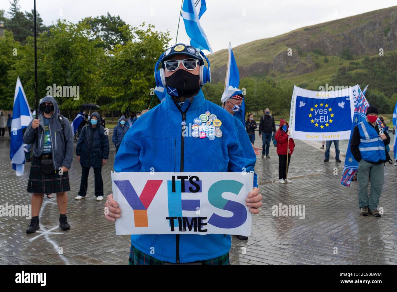 Edimbourg, Ecosse, Royaume-Uni. 20 juillet 2020. Manifestation pro-écossaise pour l'indépendance organisée aujourd'hui à Holyrood à Édimbourg par le groupe All under One Banner (AUOB) en dehors du Parlement écossais. Iain Masterton/Alay Live News Banque D'Images