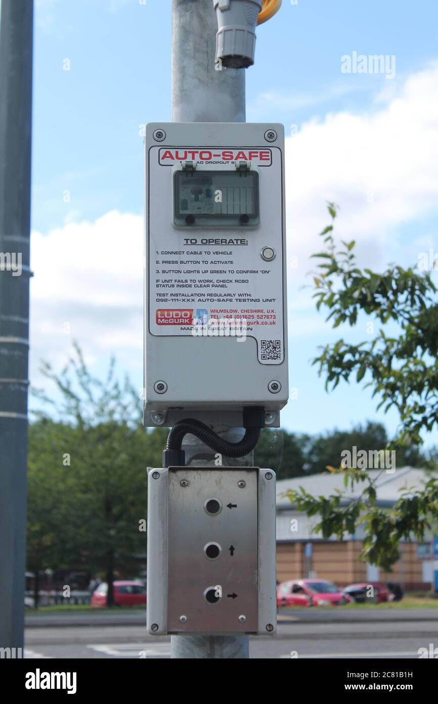 instructions de charge sur un coffret de charge pour les véhicules d'urgence à énergie solaire Banque D'Images