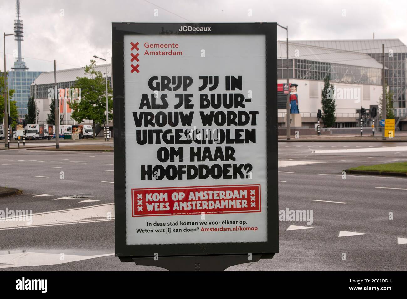 Anti Racisme Billboard de la ville d'Amsterdam aux pays-Bas 16-7-2020 avec l'erreur d'orthographe Banque D'Images