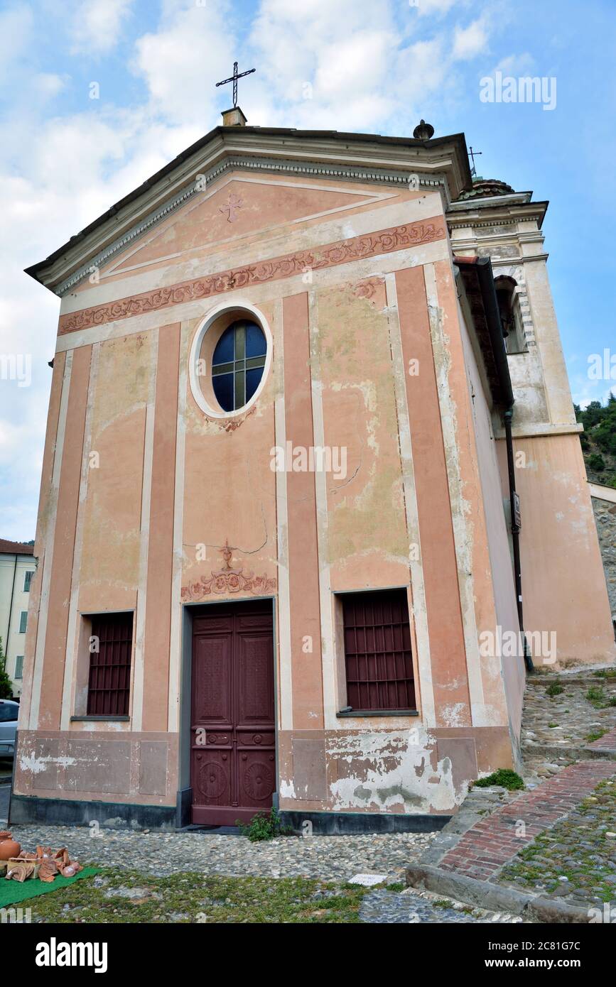 L'église de San Filippo Dolceacqua Italie Banque D'Images