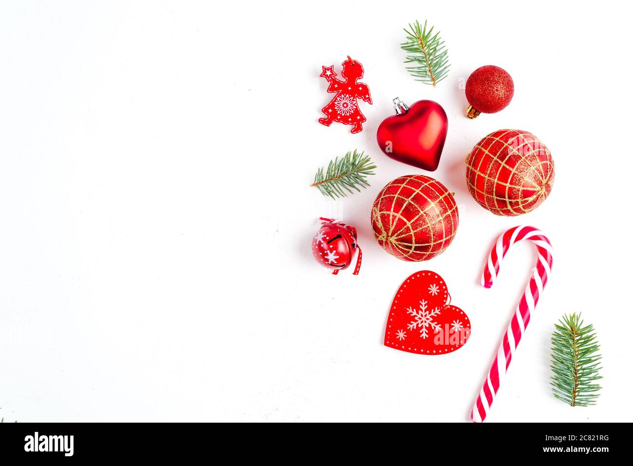 Décoration de Noël rouge sur whitebackground. Mise à plat Banque D'Images