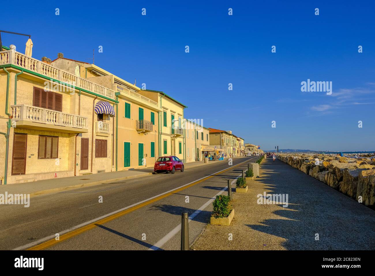 Marina di Pisa, Italie - 14 août 2019 : la ville de bord de mer de Marina di Pisa au coucher du soleil, Toscane, Italie Banque D'Images