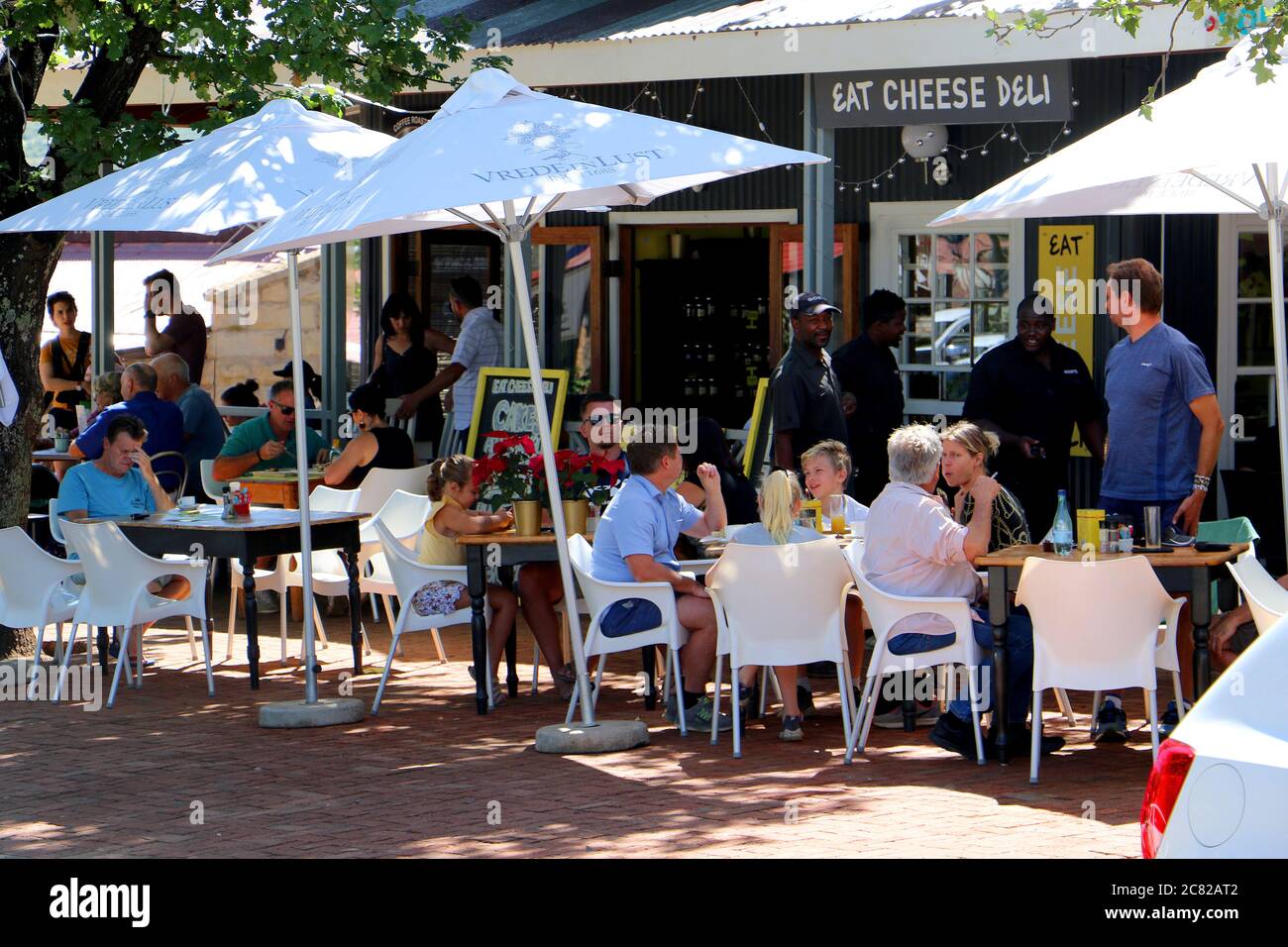 Clarens, Orange Free State, Afrique du Sud, 4 janvier 2020 - boutiques, stands, galeries d'art et restaurants à Clarens dans l'Orange Free State dans le Sud A. Banque D'Images