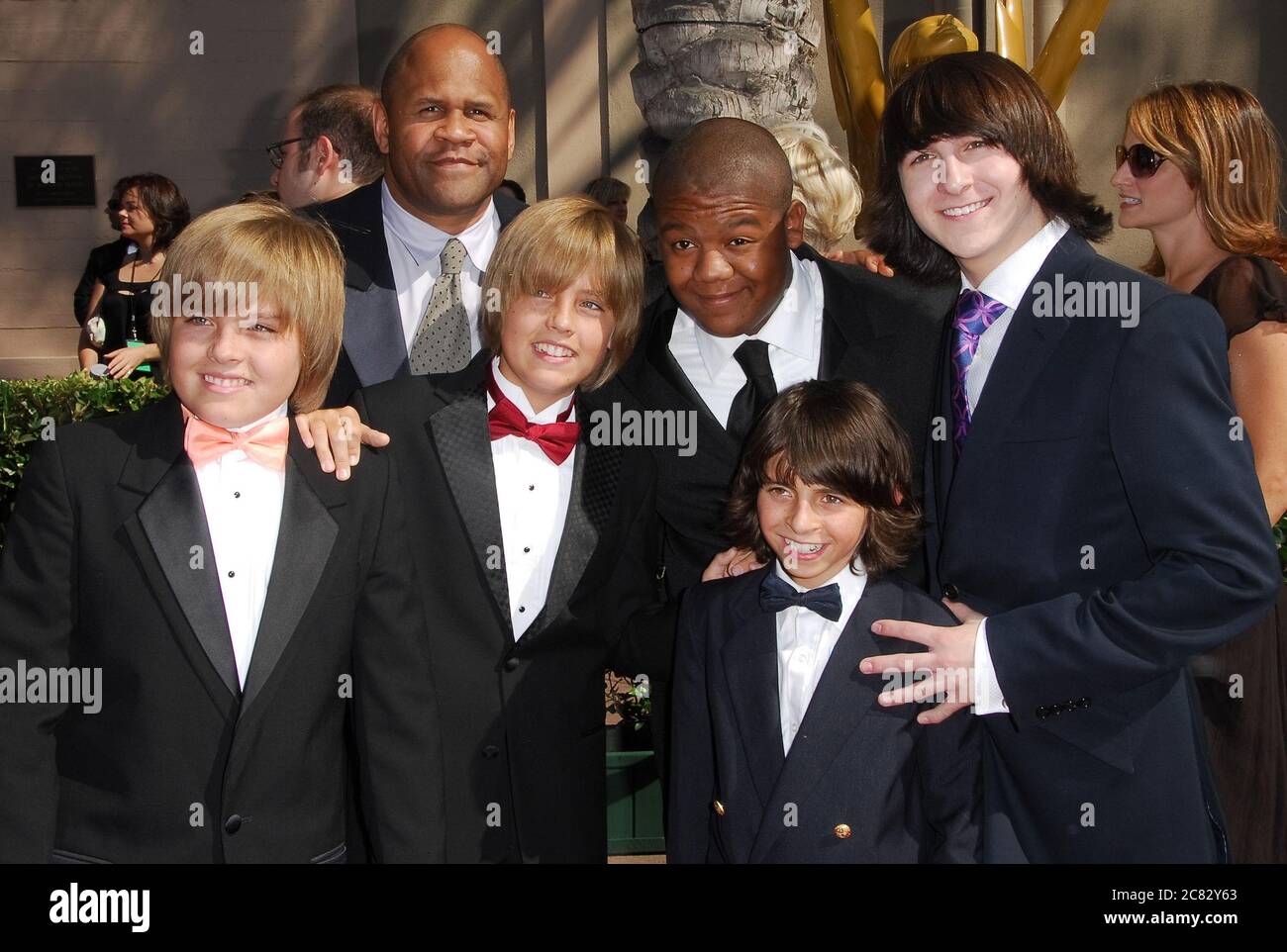 Cole Sprouse, Rondell Sheridan, Dylan Sprouse, Kyle Massey, Moises Arias et Mitchel Musso lors du 59ème Prix annuel d'Emmy des arts créatifs Primetime - arrivées au Shrine Auditorium de Los Angeles, CA. L'événement a eu lieu le samedi 8 septembre 2007. Photo par: SBM / PictureLux - référence du fichier # 34006-8660SBMPLX Banque D'Images