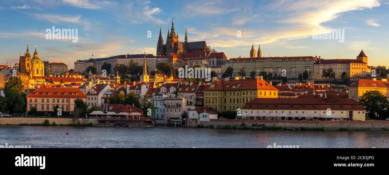 Prague, Hradcany, colline avec le château royal Banque D'Images