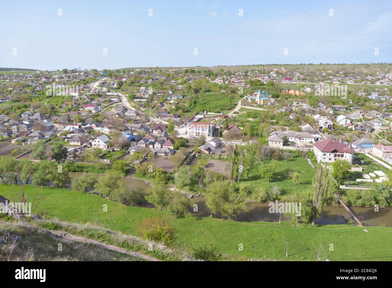 Trebujeni / Moldova - 15 mai 2020 : vue panoramique sur le paysage aérien depuis le dessus du village de Trebujeni Banque D'Images
