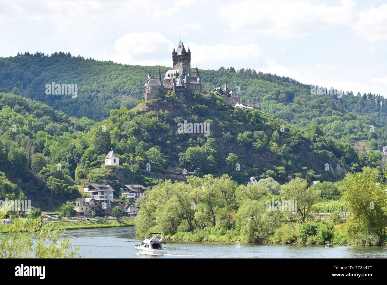 Vue sur Cochem avec le Reichsburg Banque D'Images