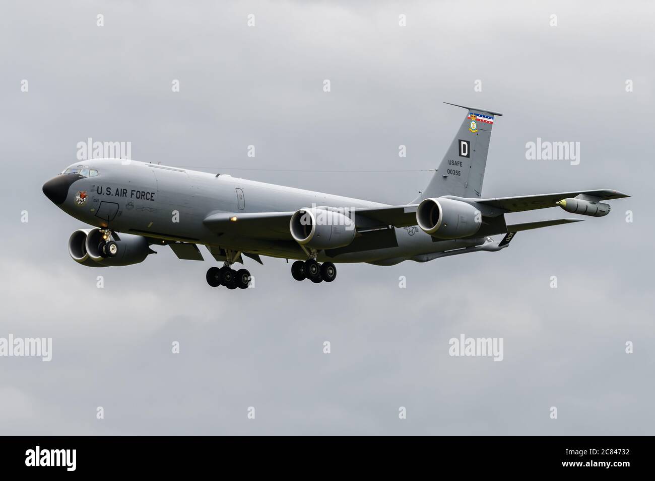 Boeing KC-135R Stratotanker 350th Airlift Squadron main image 1