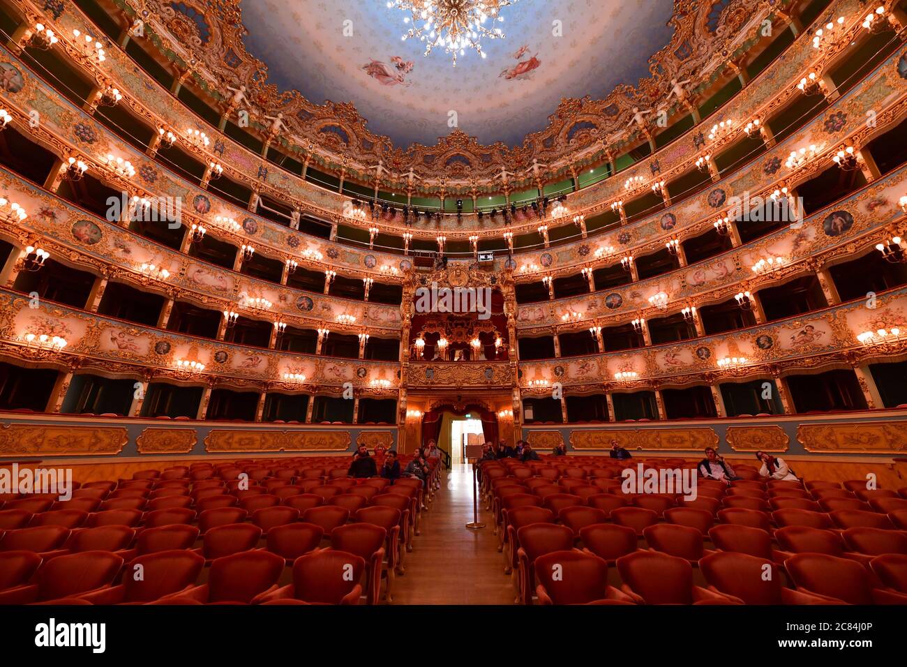 Italie : Venise. Intérieur du Teatro la Fenice (le Phoenix), opéra construit au XVIIIème siècle dans un style néo-classique Banque D'Images