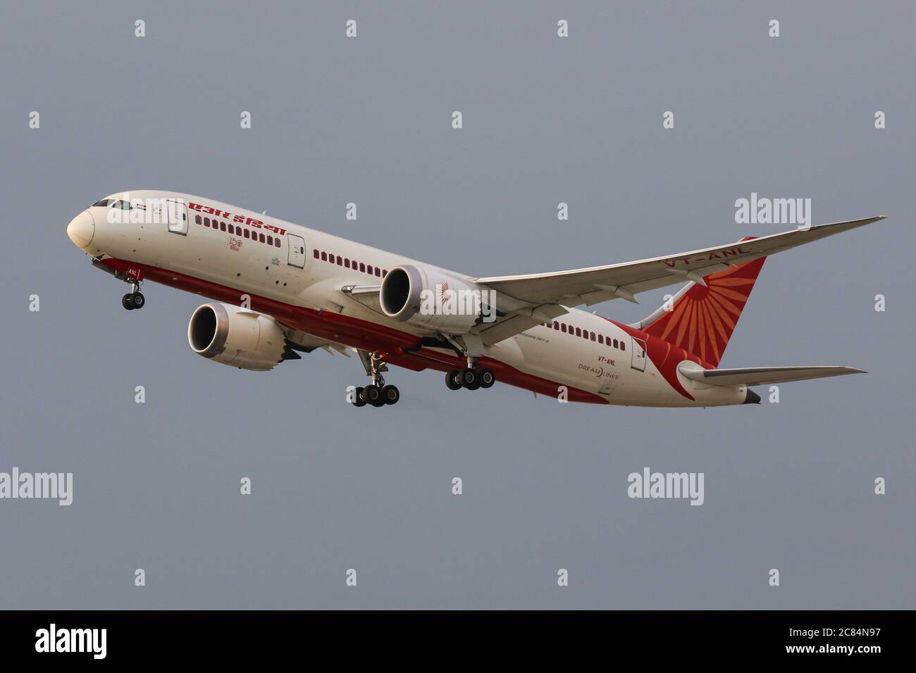 Un Boeing 787-8 Dreamliner d'Air India quitte l'aéroport de Londres Heathrow Banque D'Images