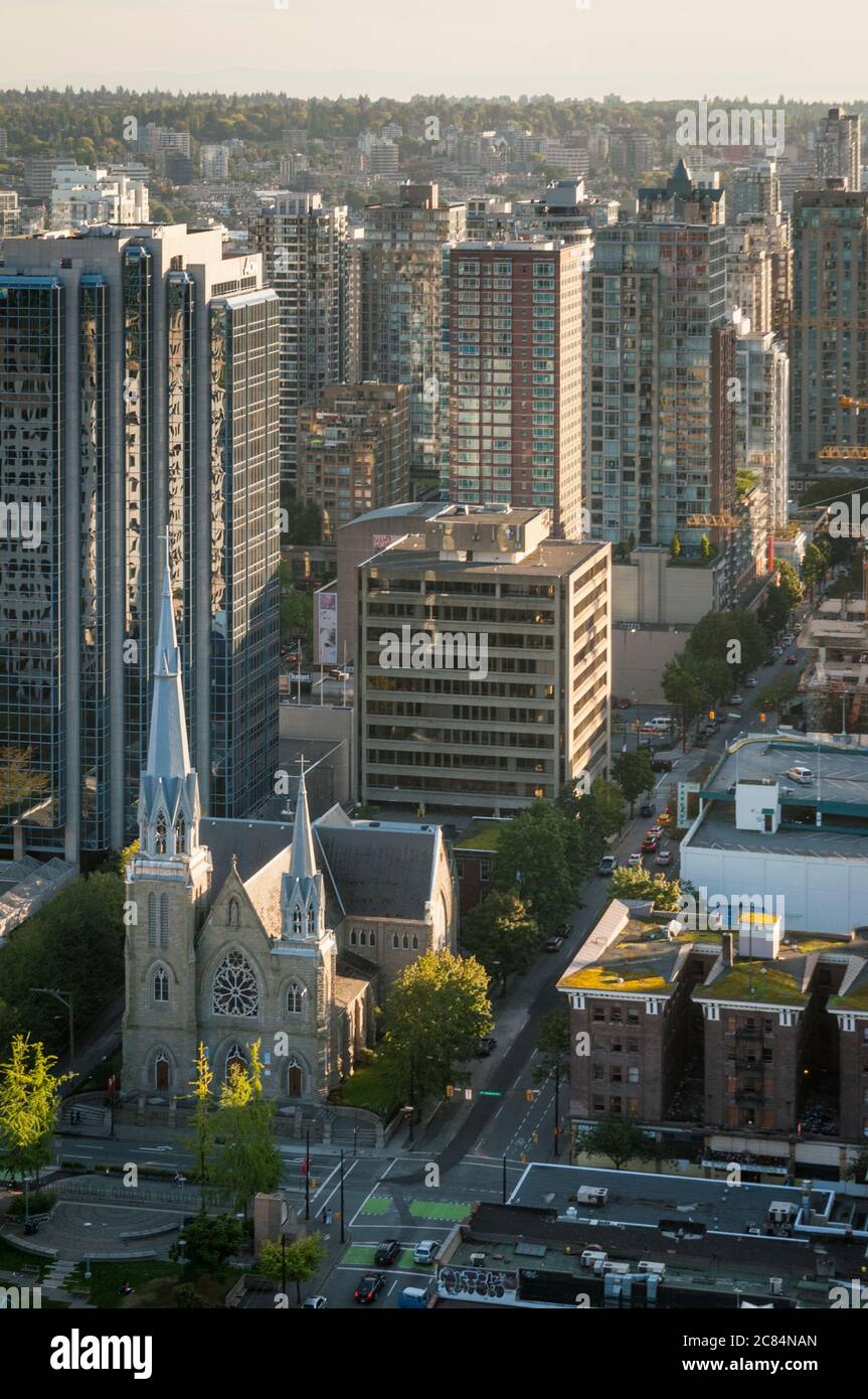 Cathédrale notre-Dame du Saint-Rosaire, rue Richards et centre-ville de Vancouver depuis le belvédère, Vancouver (Colombie-Britannique), Canada. Banque D'Images
