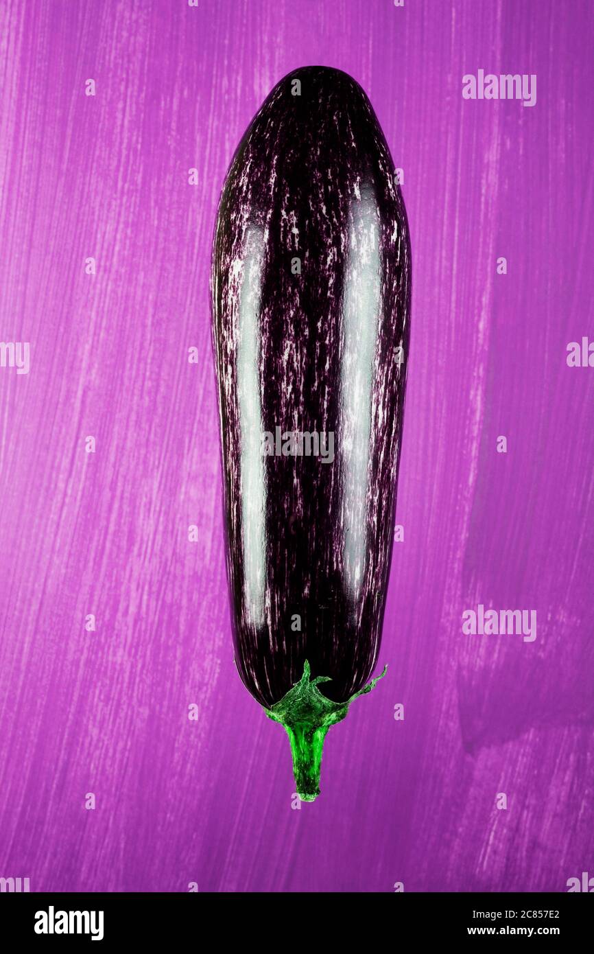 Aubergine sauvage Banque de photographies et d’images à haute résolution Alamy