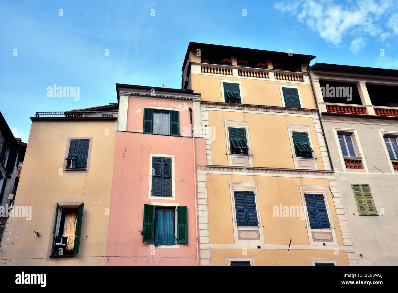 Maisons historiques typiques de Dolceacqua Italie Banque D'Images