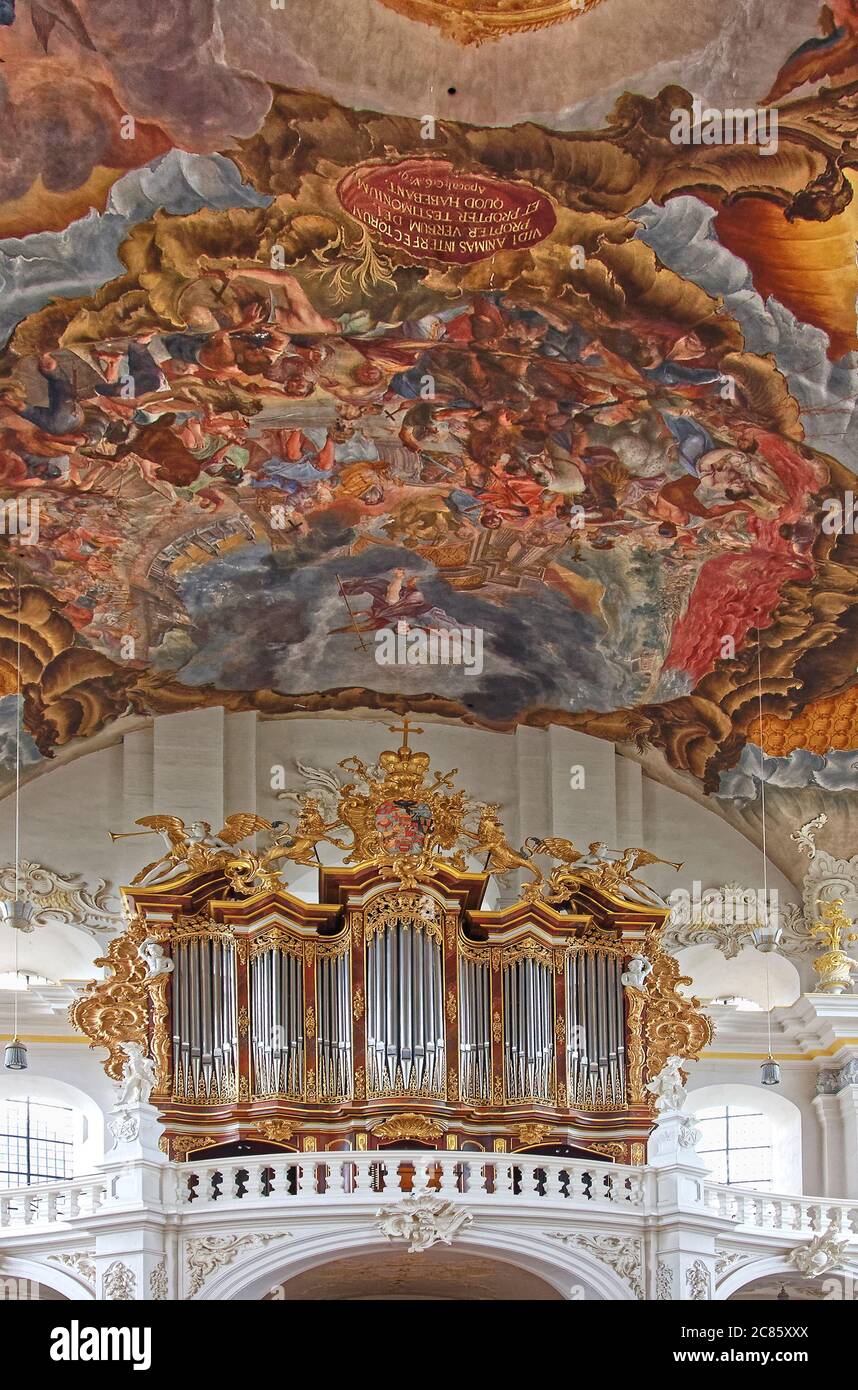 Orgue à pipe, instrument de musique, peinture de plafond, abattage de martyrs avec ciel ouvert à eux, art religieux, basilique Saint-Paulin; 1753; ca Banque D'Images