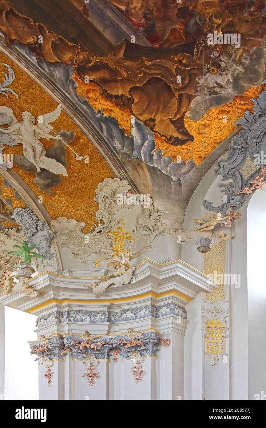 Basilique Saint-Paulin; 1753; décoration en plâtre, colonne, fresque au plafond, peinture, art religieux, anges, baroque, catholique, vieux bâtiment religieux Banque D'Images