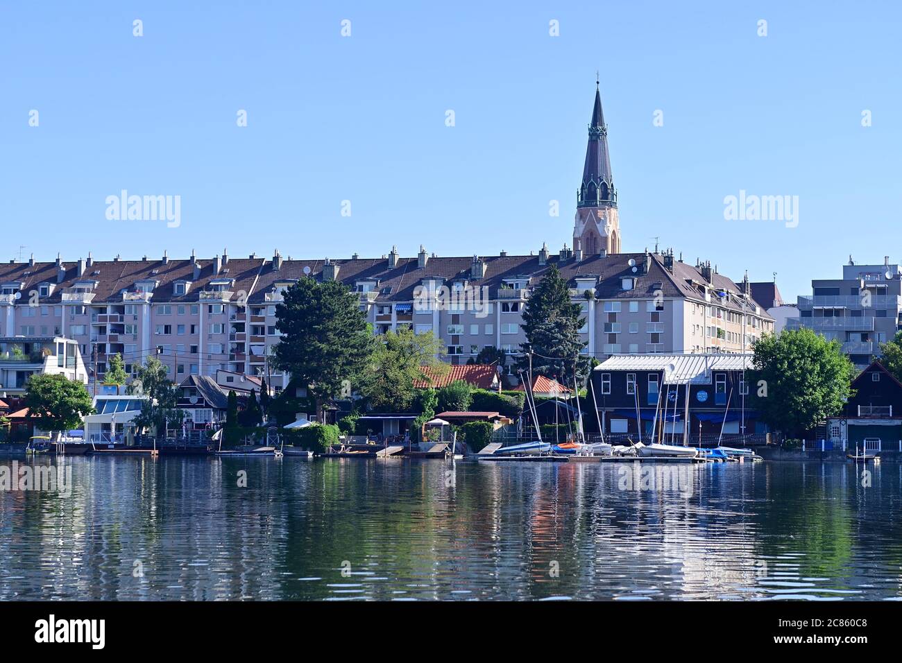 Vienne, Autriche. Le vieux Danube supérieur de Vienne est une branche du Danube Banque D'Images