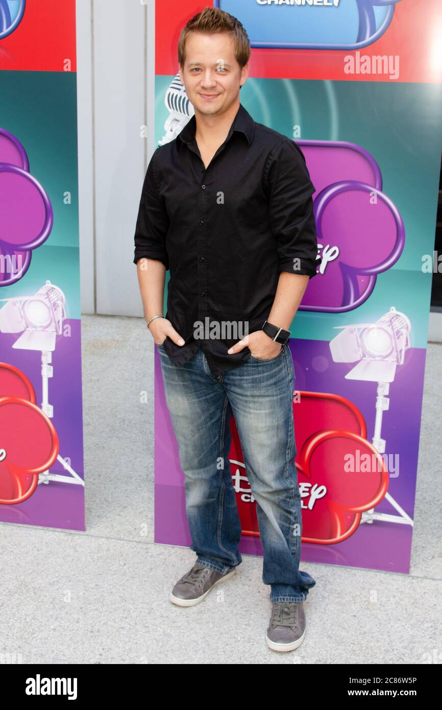 1 octobre 2012, Burbank, Californie, Etats-Unis: Jason Earles assiste ''Girl vs. Monster'' une chaîne Disney originale film TV Cast screening. (Image crédit : © Billy Bennight/ZUMA Wire) Banque D'Images