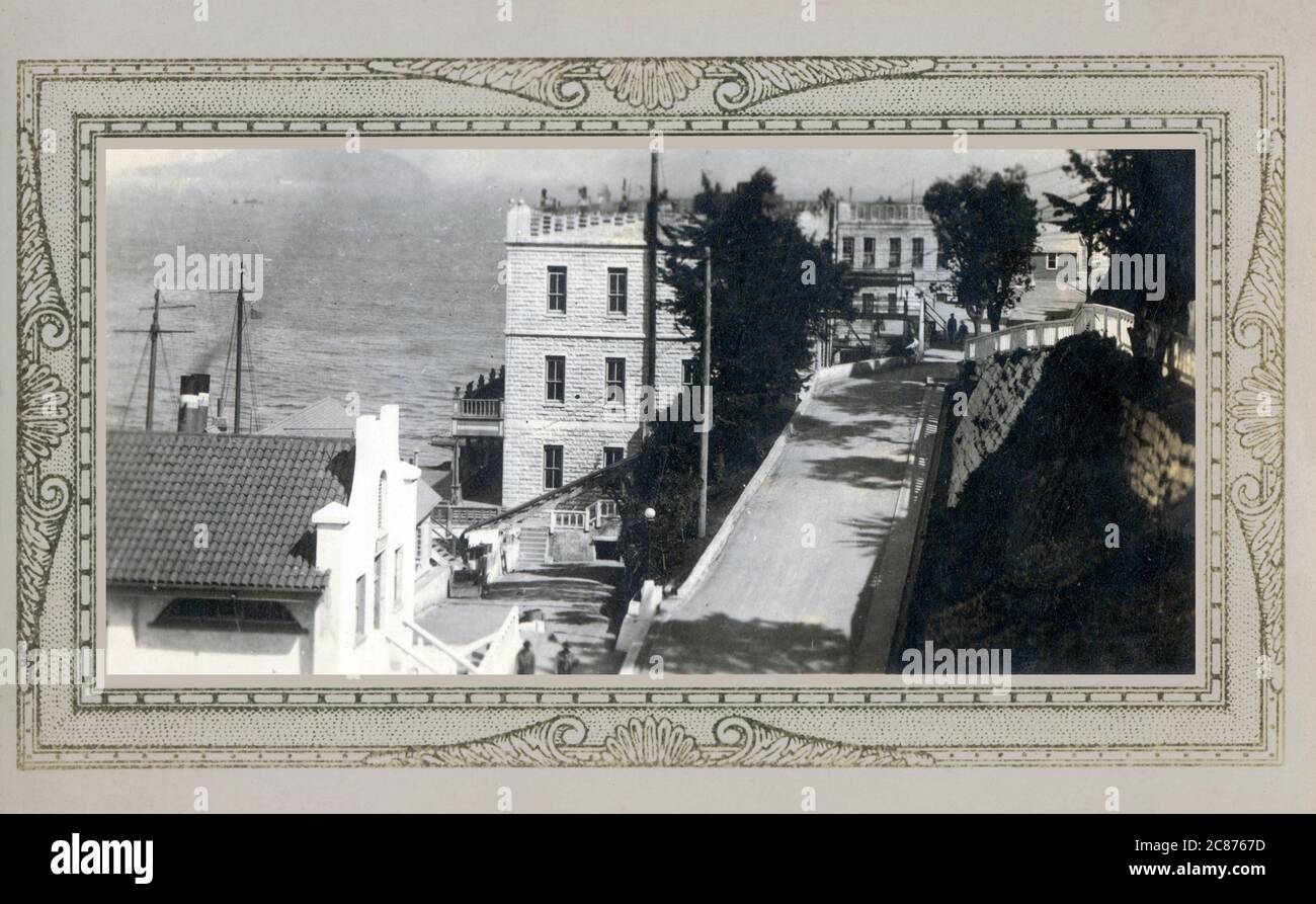 Le pénitencier fédéral d'Alcatraz ou pénitencier des États-Unis, île d'Alcatraz - prison fédérale à sécurité maximale sur l'île d'Alcatraz, au large de la côte de San Francisco, Californie, États-Unis. Il a fonctionné comme une prison du 11 août 1934 au 21 mars 1963. Le bâtiment principal de la prison a été construit en 1910-1912, en tant que prison militaire de l'armée des États-Unis, qui était utilisé au moment de la publication de cette carte spécifique. Banque D'Images