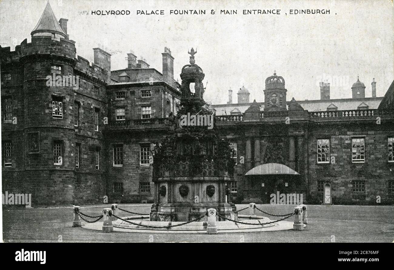 Fontaine et amp ; entrée principale, Holyrood Palace, Édimbourg, Midlothian, Écosse. années 1930 Banque D'Images