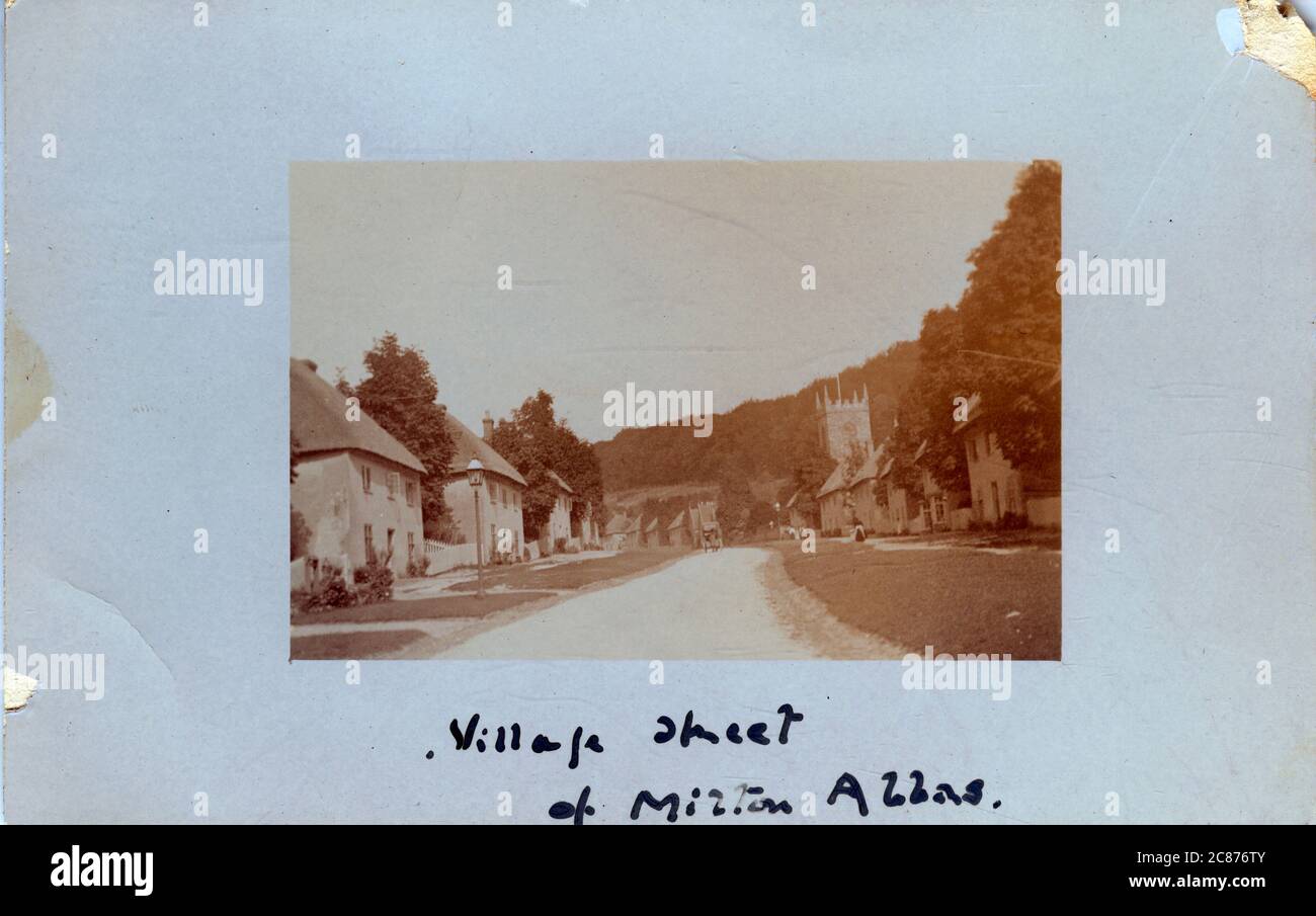 The Village, Milton Abbas, Blandford Forum, Dorset, Angleterre. Banque D'Images
