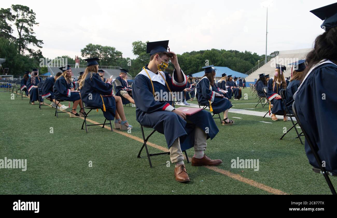 Marietta, GA, États-Unis. 20 juillet 2020. La personne âgée de l'école secondaire George Walton a finalement pu participer aux cérémonies de remise des diplômes quelques mois plus tard, en raison de la fermeture des écoles pandémiques de Covid19. Crédit : Robin Rayne/ZUMA Wire/Alay Live News Banque D'Images