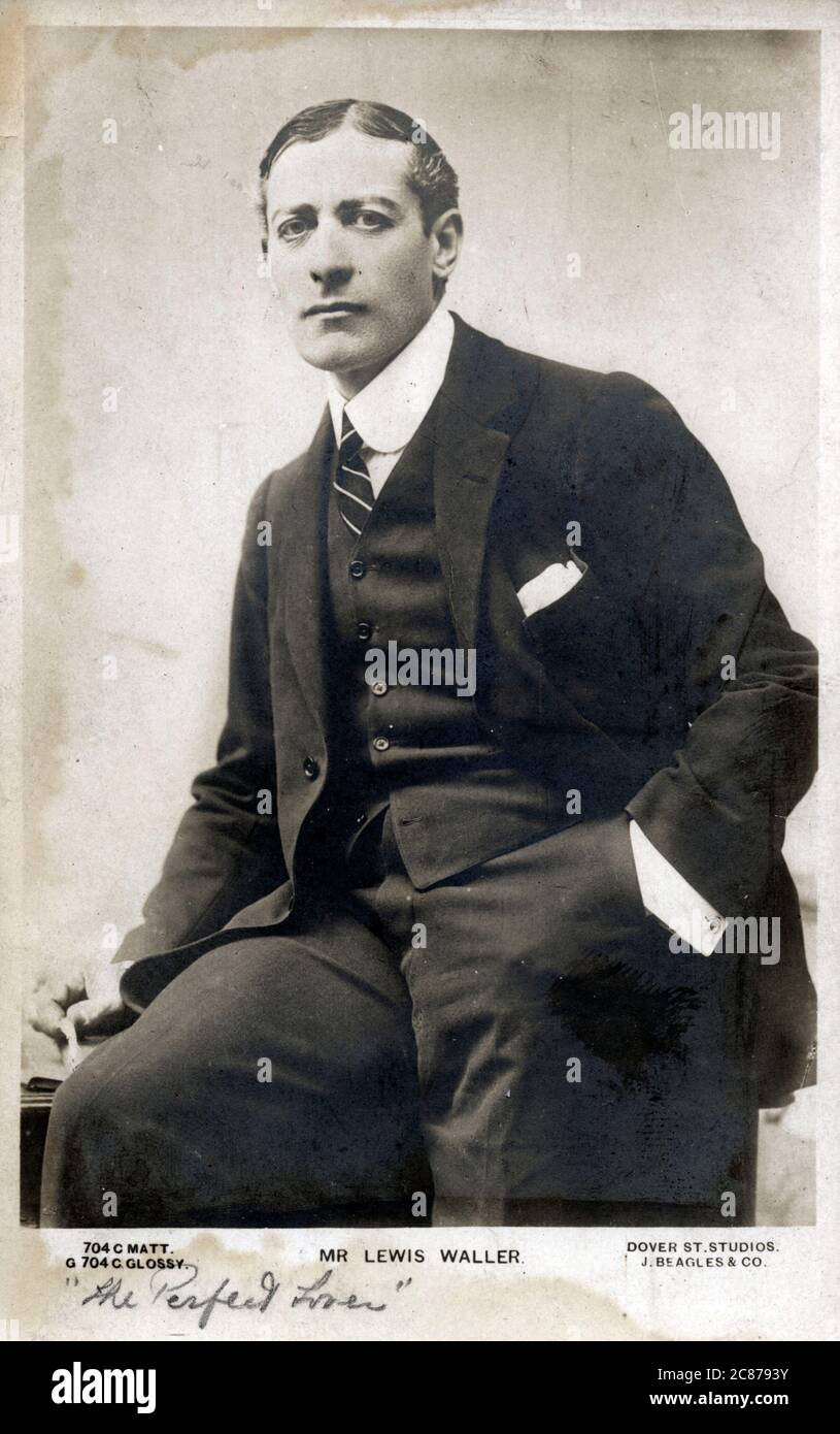 Lewis Waller (1860-1915) - acteur et responsable de théâtre - représenté ici dans « The Perfect Lover ». Date: Vers 1910 Banque D'Images