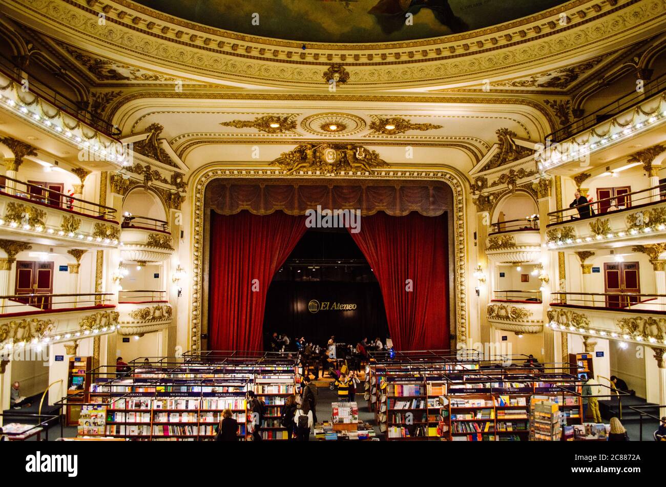 Buenos Aires, Argentine - 05 septembre 2018: El Ateneo Grand Splendid, la deuxième plus belle librairie au monde selon le Guardian. Banque D'Images