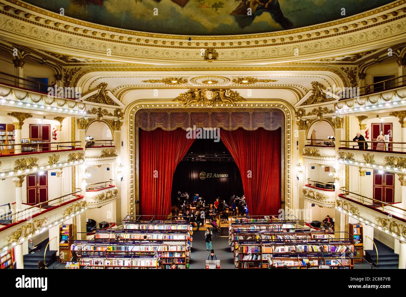 Buenos Aires, Argentine - 05 septembre 2018: El Ateneo Grand Splendid, la deuxième plus belle librairie au monde selon le Guardian. Banque D'Images