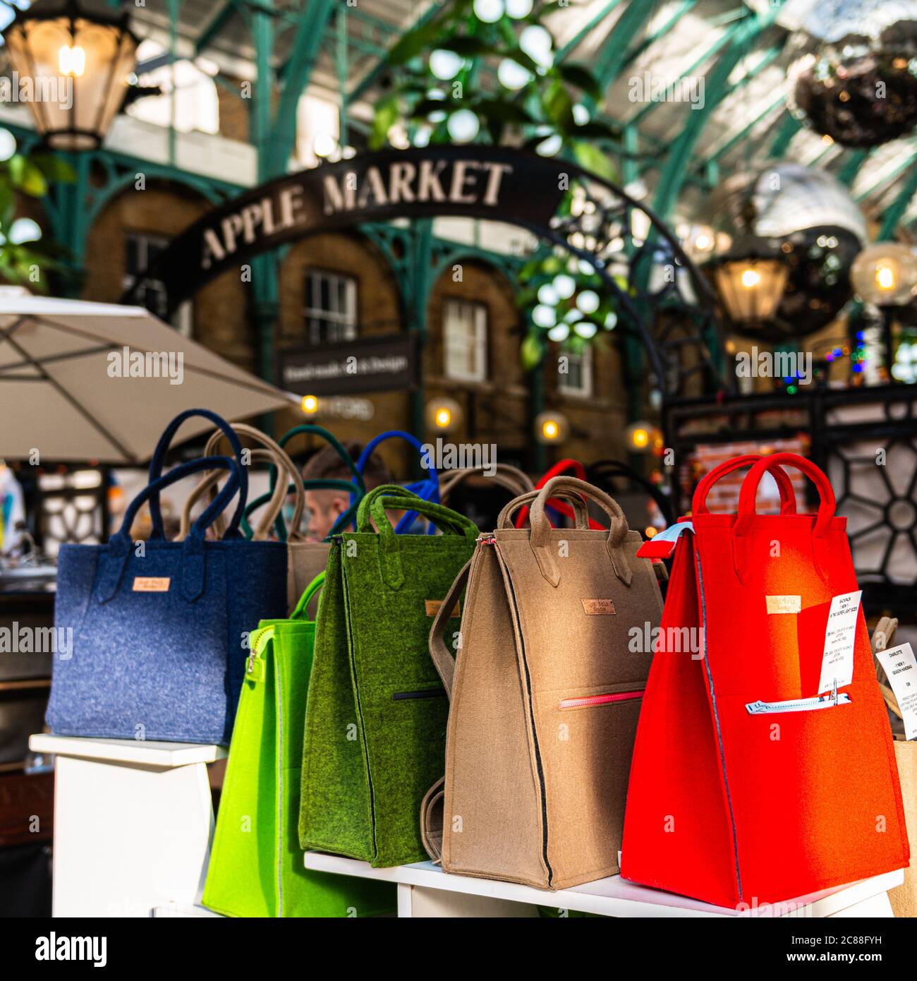 Covent Garden, Apple Market, sacs en feutre, Banque D'Images