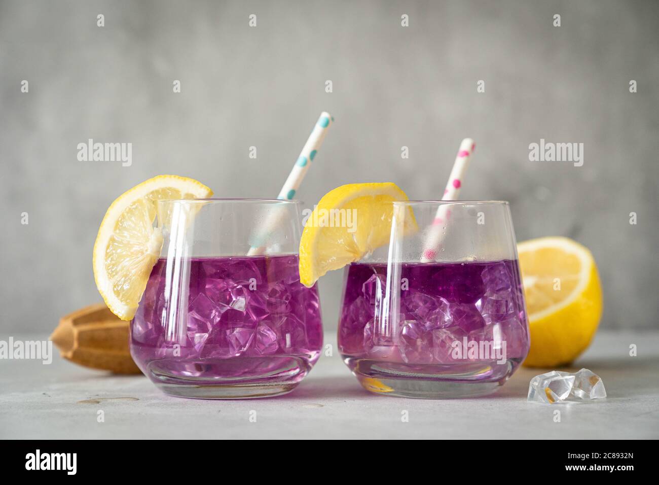 Limonade aux pois papillons aux couleurs changeantes de Galaxy Banque D'Images