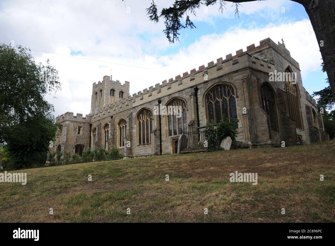 L'église Saint-Pierre-ad-Vincula, Coggeshall, Essex, mesure 125 mètres de long et a bénéficié de la prospérité du commerce de la laine au XVe siècle. Banque D'Images