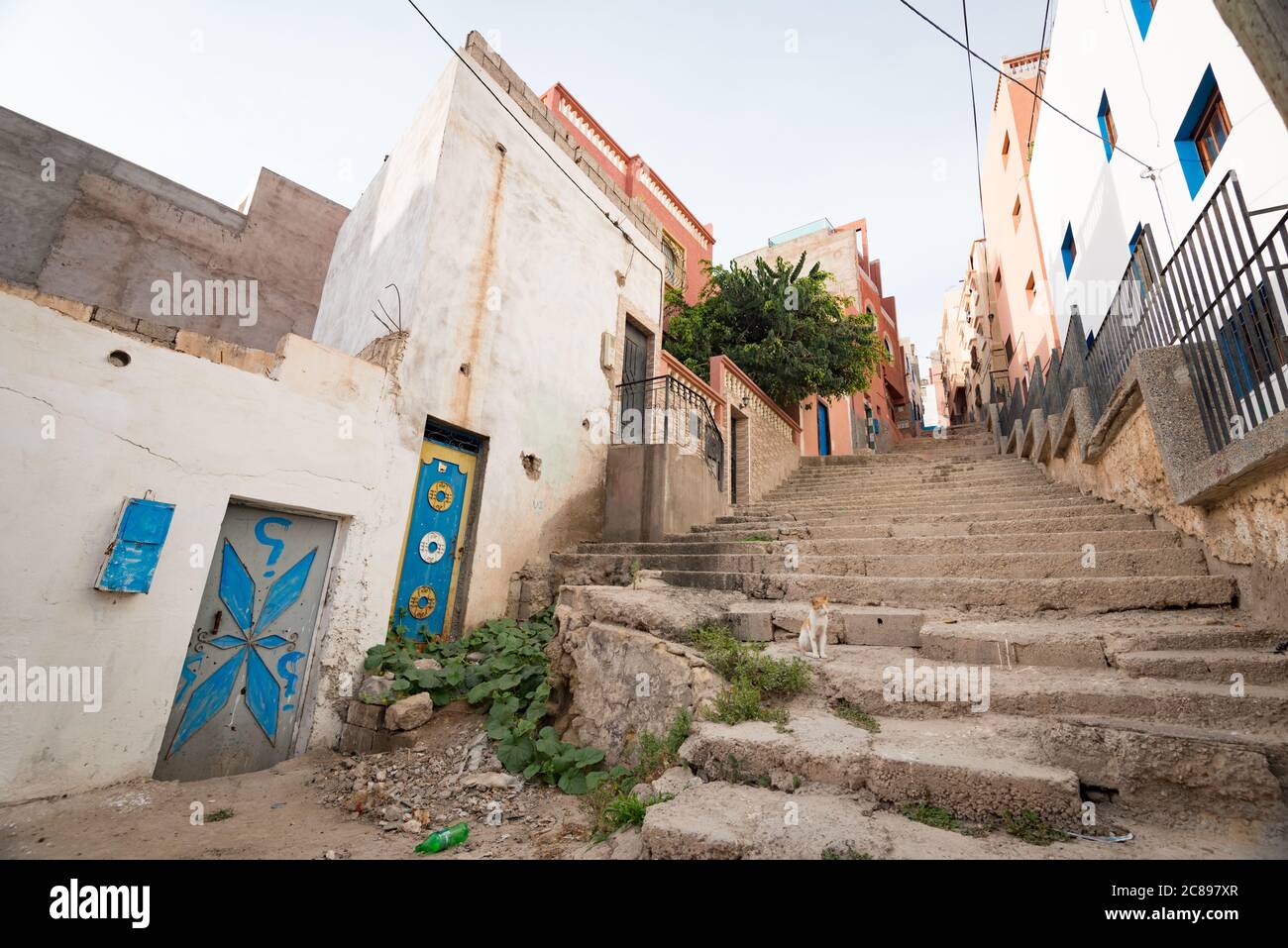 Les ruelles de Taghazout dans la région du Souss au Maroc Banque D'Images