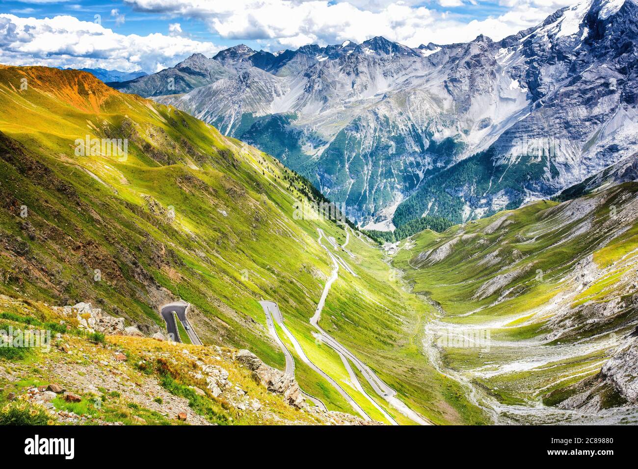 Magnifique paysage des alpes italiennes. Route du col du Stelvio, côté Trentin-Haut-Adige, province de Bolzano, Italie. Banque D'Images