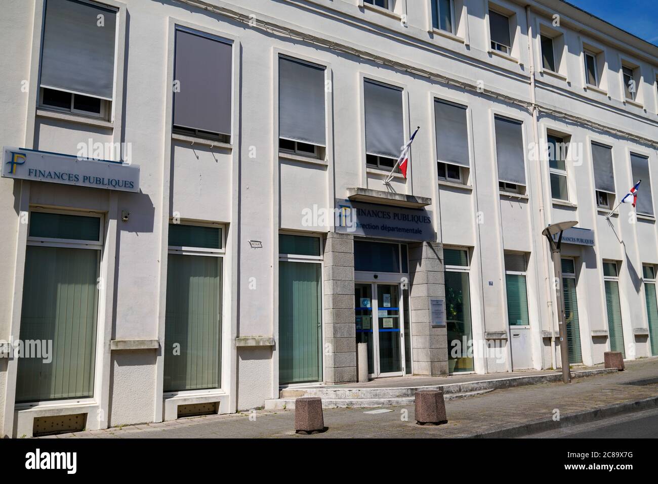 Bordeaux , Aquitaine / France - 07 17 2020 : Finances signes du logo des Publiques sur le bâtiment de l'administration publique française des finances Banque D'Images