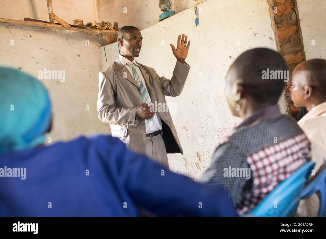 Petit service d'église chrétienne pentecôtiste dans le comté de Makueni, Kenya, Afrique de l'est. Banque D'Images