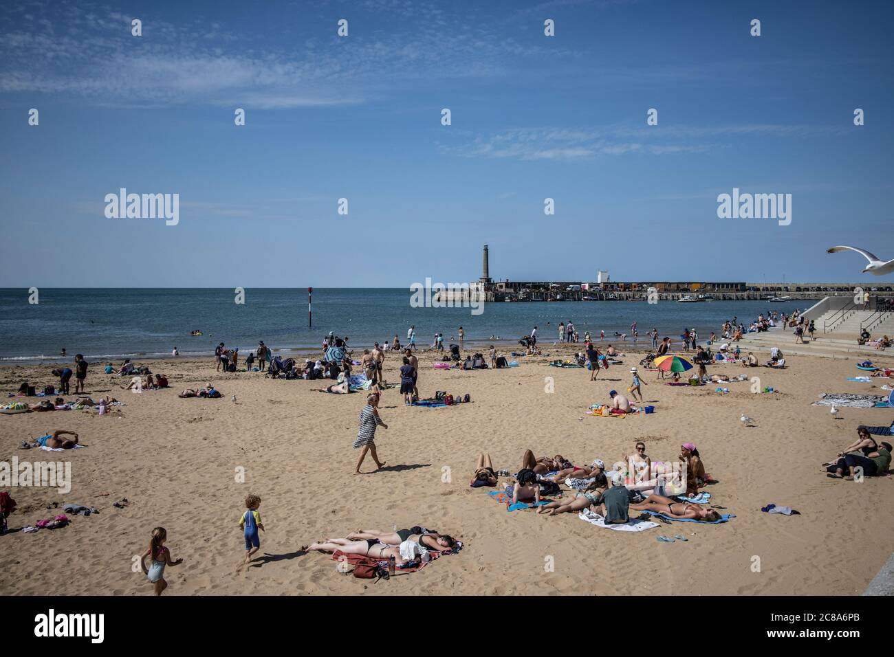 Ville côtière anglaise de Margate montrant des signes de rétablissement après le blocage du coronavirus avec les touristes et les locaux visitant la ville côtière, Kent, Royaume-Uni Banque D'Images