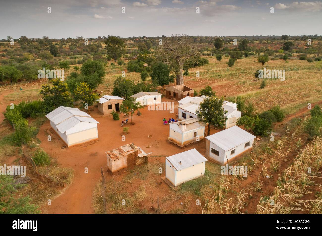 Comté de Makueni, Kenya paysages aériens avec terres agricoles et maisons rurales. Afrique de l'est. Banque D'Images