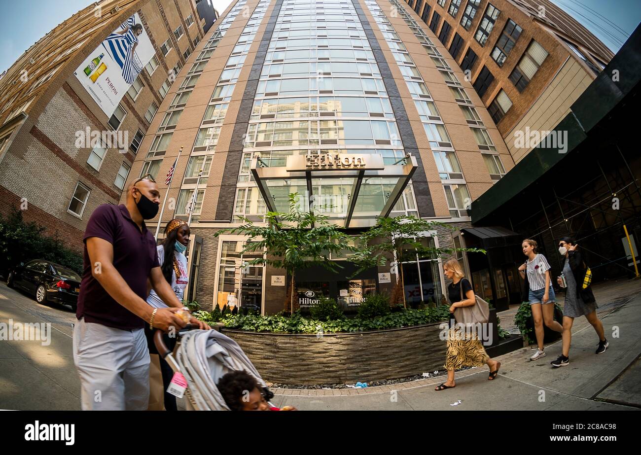 L'hôtel Hilton dans le quartier Chelsea de New York le mardi 21 juillet 2020. L'État de New York devrait perdre plus de 200,000 emplois dans l'industrie hôtelière en raison de la pandémie de grippe Covid-19. (© Richard B. Levine) Banque D'Images