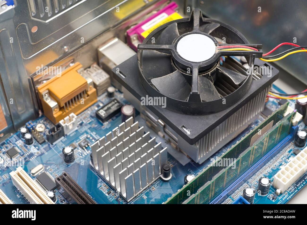 carte mère de l'ordinateur avec ventilateur de refroidissement, gros plan  Photo Stock - Alamy