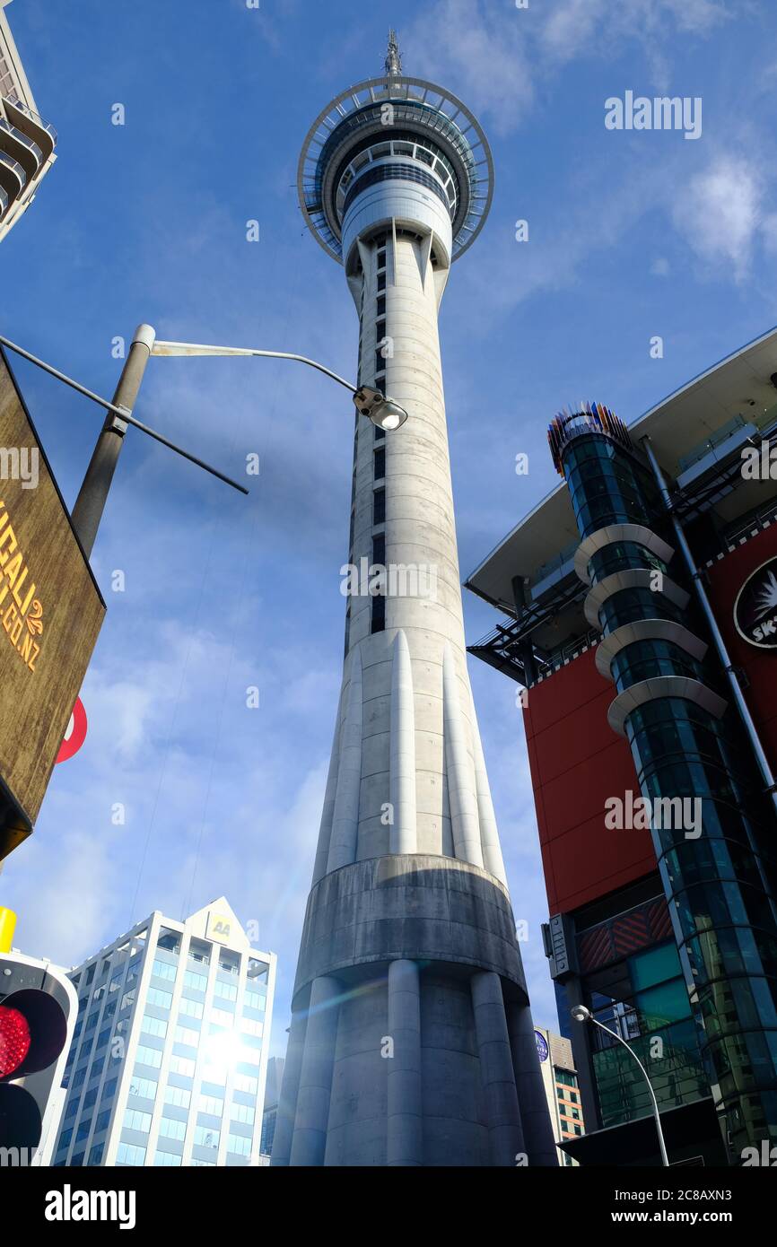 Nouvelle-Zélande Auckland - Sky Tower vertical Banque D'Images