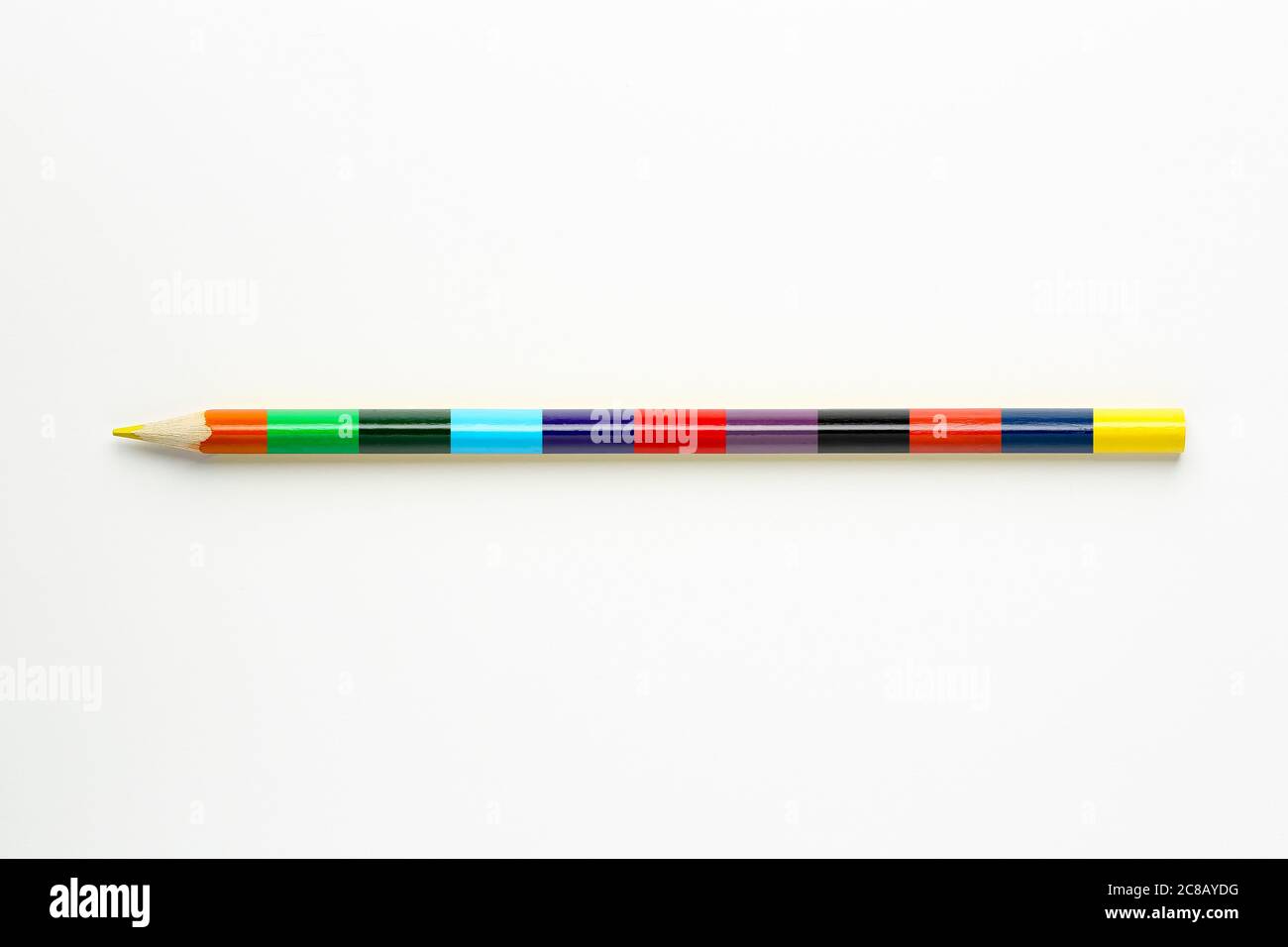 crayon multicolore sur surface blanche Banque D'Images
