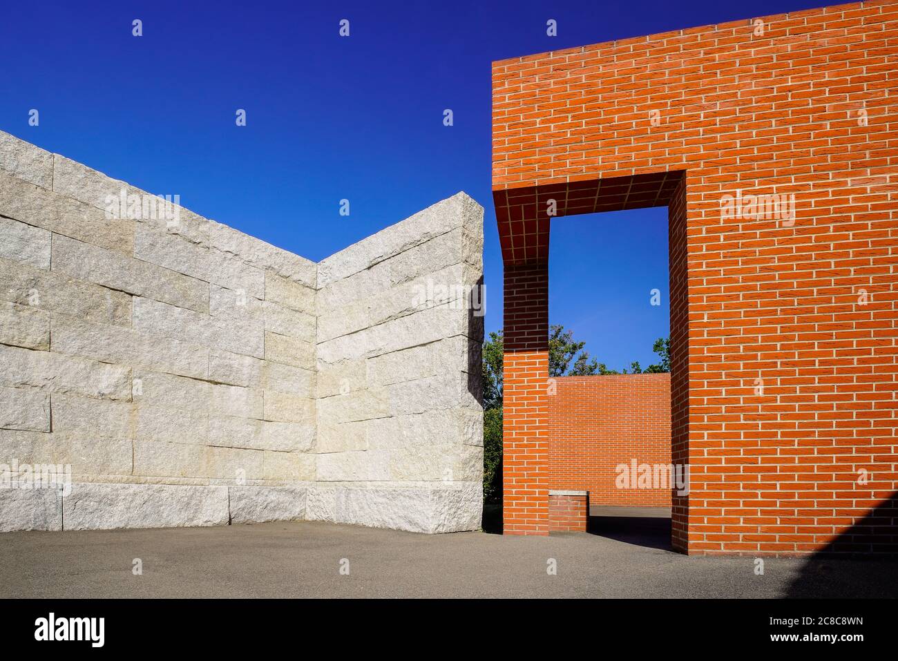 La promenade avec des "salles ouvertes" par Àlvaro-Siza au Campus Vitra, Weil am Rhein, Allemagne. Banque D'Images