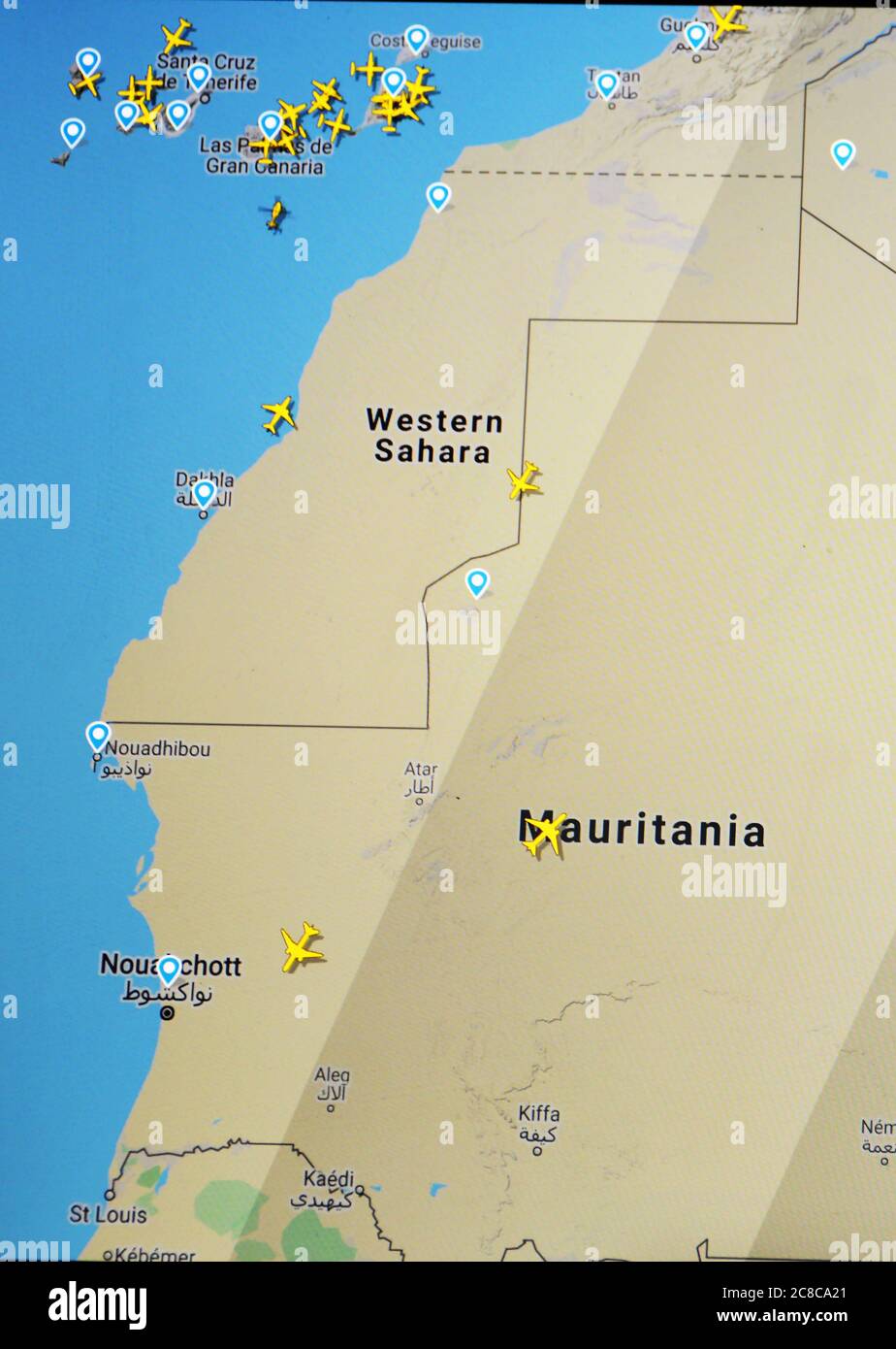 Trafic aérien au-dessus de la Mauritanie, Sahara occidental, Canaries (22 juillet 2020, UTC 19.32) sur Internet avec le site Flightracar 24, pendant la pandémie du coronavirus Banque D'Images