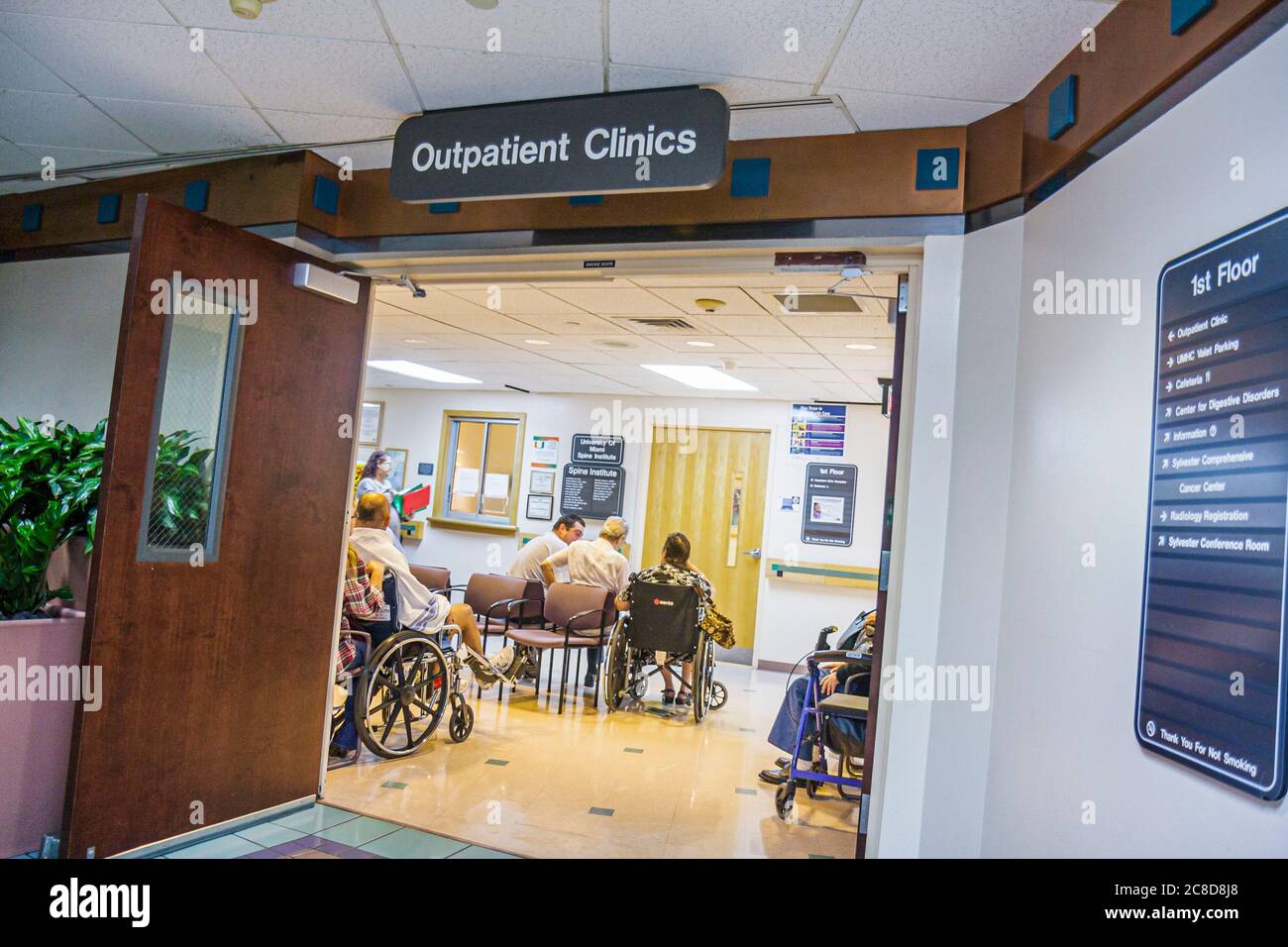 Miami Florida,Université de Miami,Miller School of Medicine,hôpital,soins de santé,centre médical,clinique ambulatoire,salle d'attente,homme hommes adulte Banque D'Images