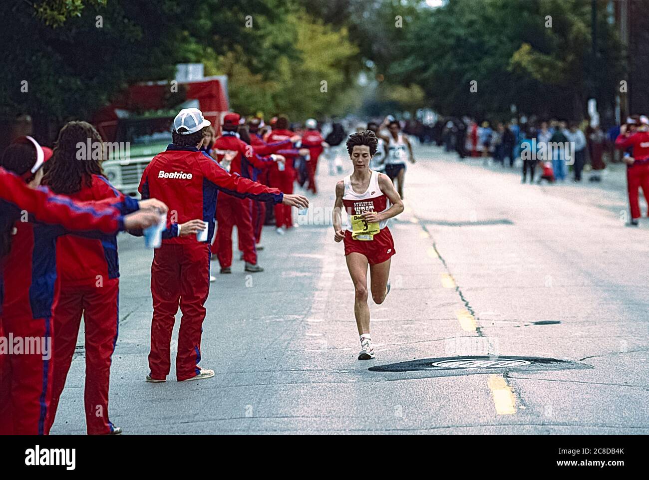 Joan Benoit (USA), gagnante du 3 e marathon de Chicago en 1985 Banque D'Images