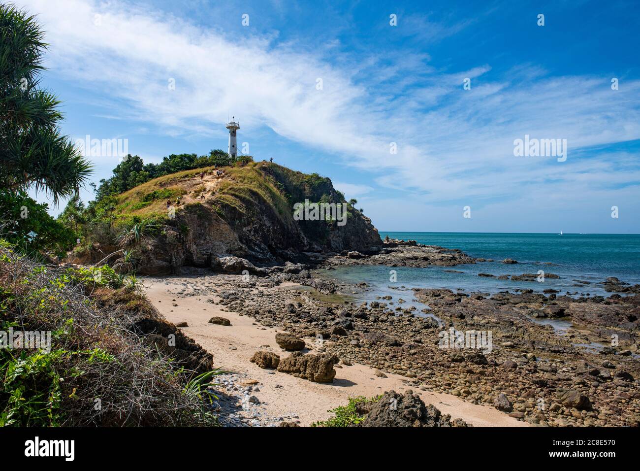 Plage et phare, parc national de Mu Ko Lanta, Koh Lanta, Thaïlande Banque D'Images