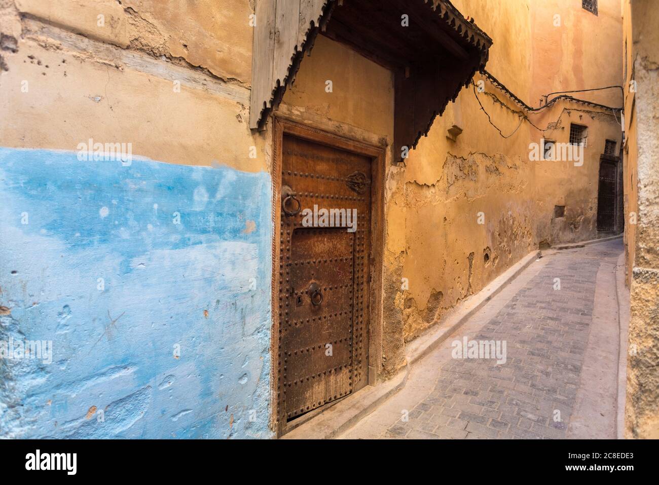 Maroc, Fès, ancienne, ruelle étroite par tenneries Banque D'Images
