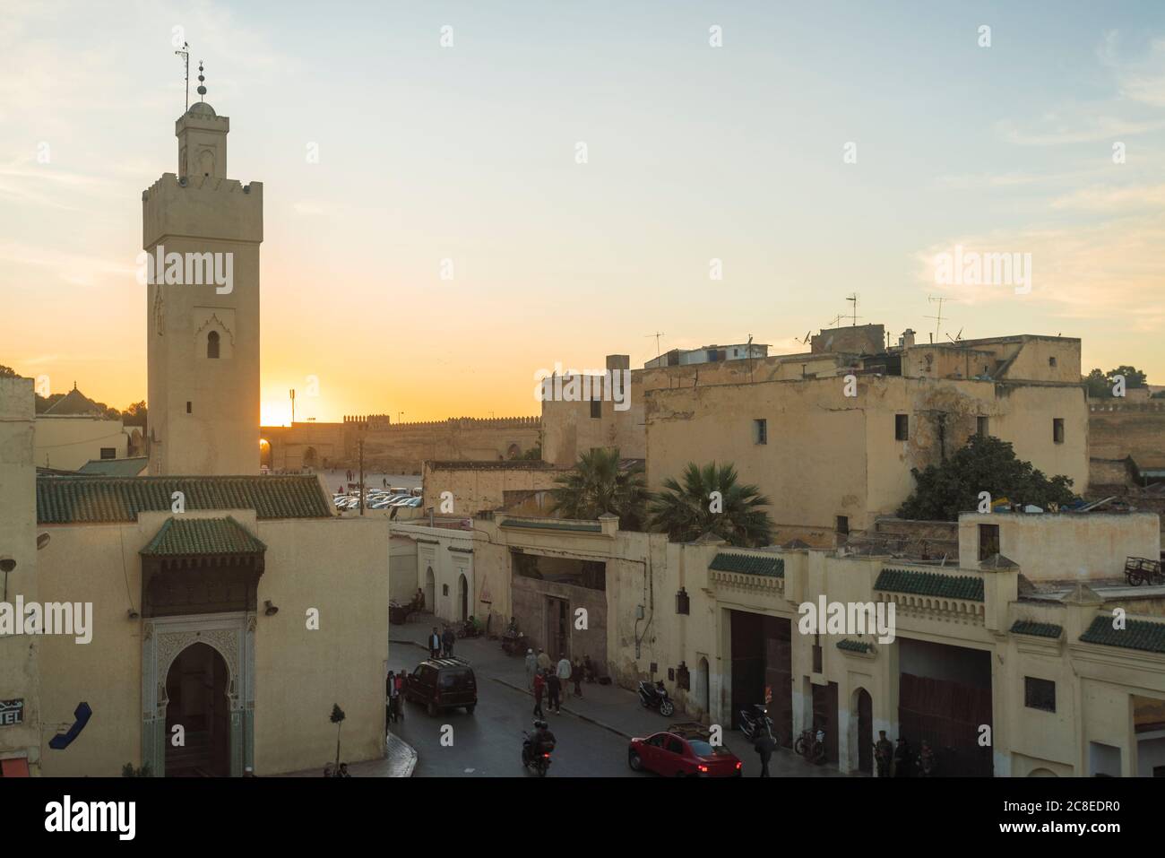Maroc, Fès-Meknes, Fès, Mosquée Bou Jeloud au coucher du soleil Banque D'Images