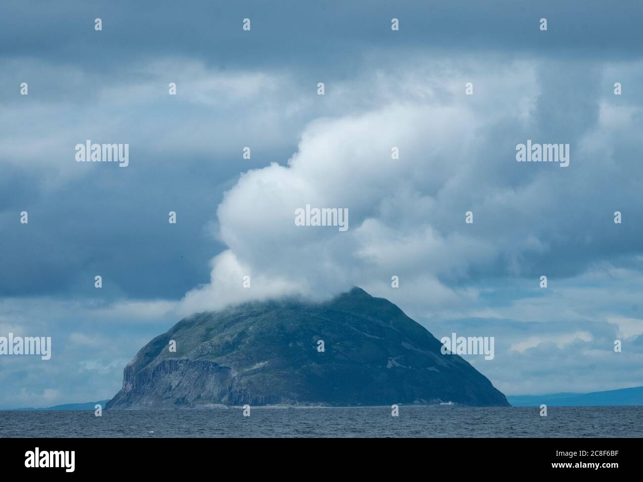 Île Ailsa Craig au large de la côte sud d'Ayrshire, dans le Firth de Clyde Scotland Royaume-Uni Banque D'Images