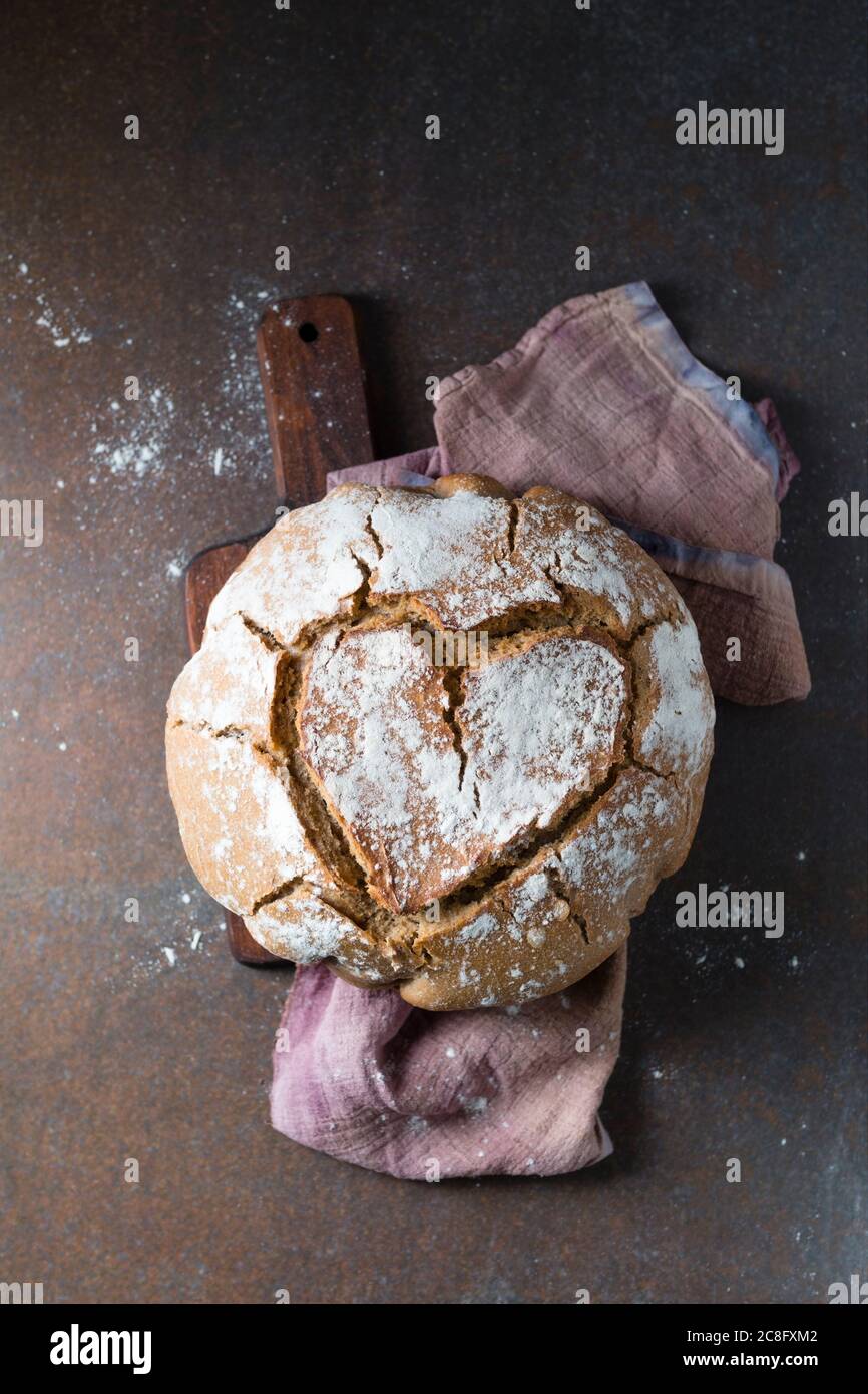 Pain de campagne avec cœur, droits britanniques et irlandais uniquement disponibles. Contactez le bureau pour obtenir des droits supplémentaires. Banque D'Images